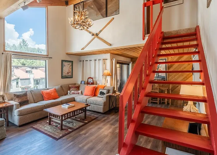 Courchevel #15 - 2 Bedroom, 2 Bathroom, Sleeps 6! Just Steps To Canyon Lodge!